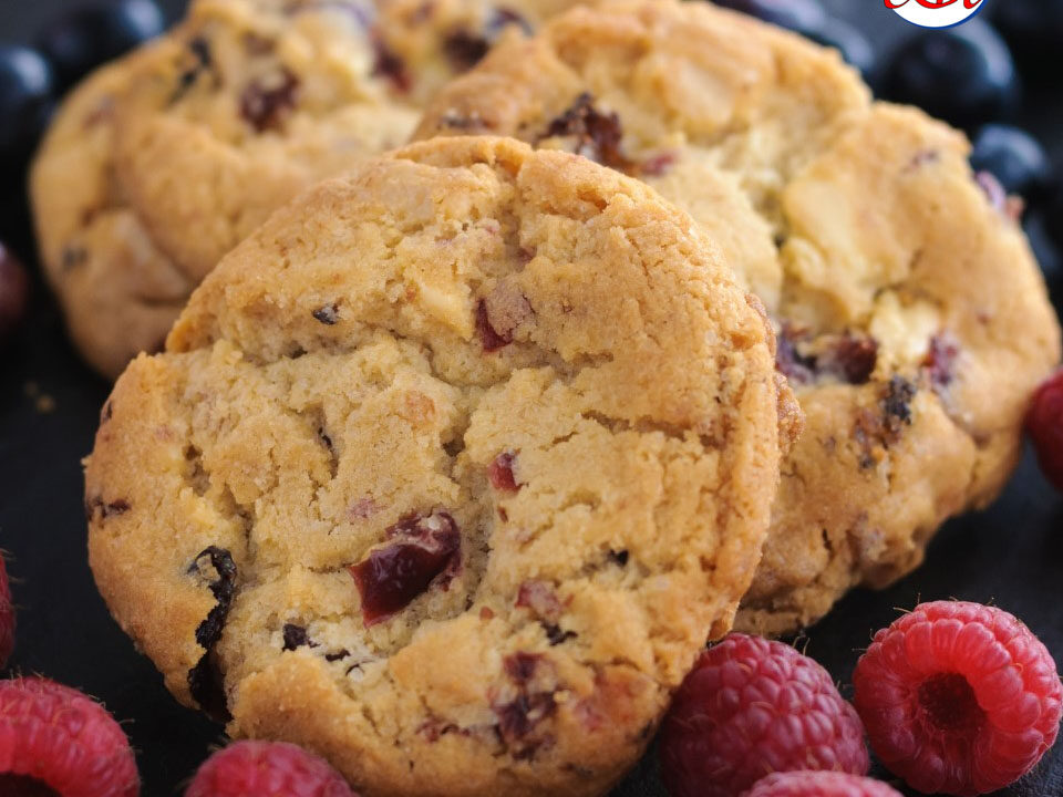 Biscotti con mirtilli e lamponi